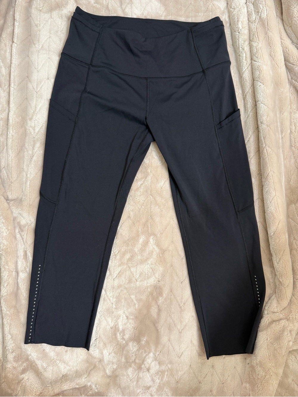 lululemon Speed Up Crop 21" Black Leggings Size 10